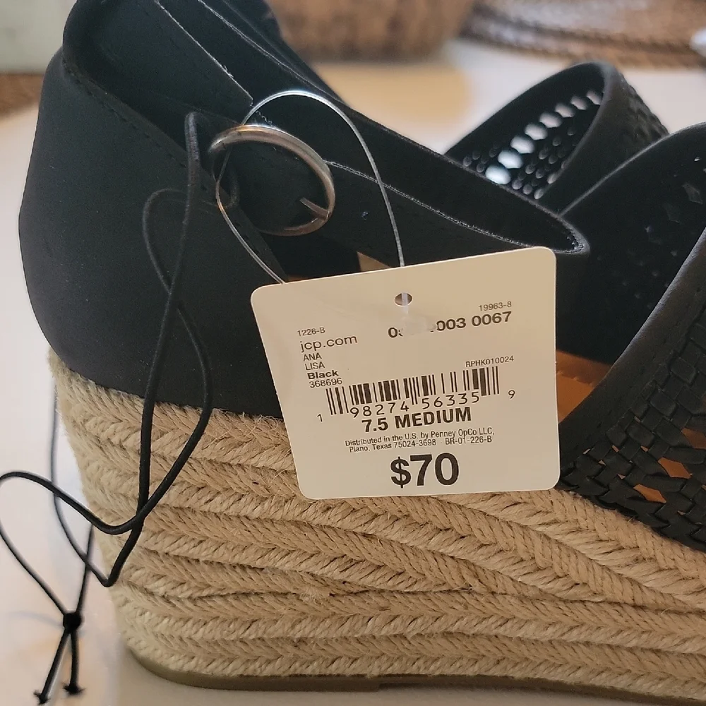 a.n.a Lisa Black Wedge Sandals. 7.5 - Picture 4 of 15